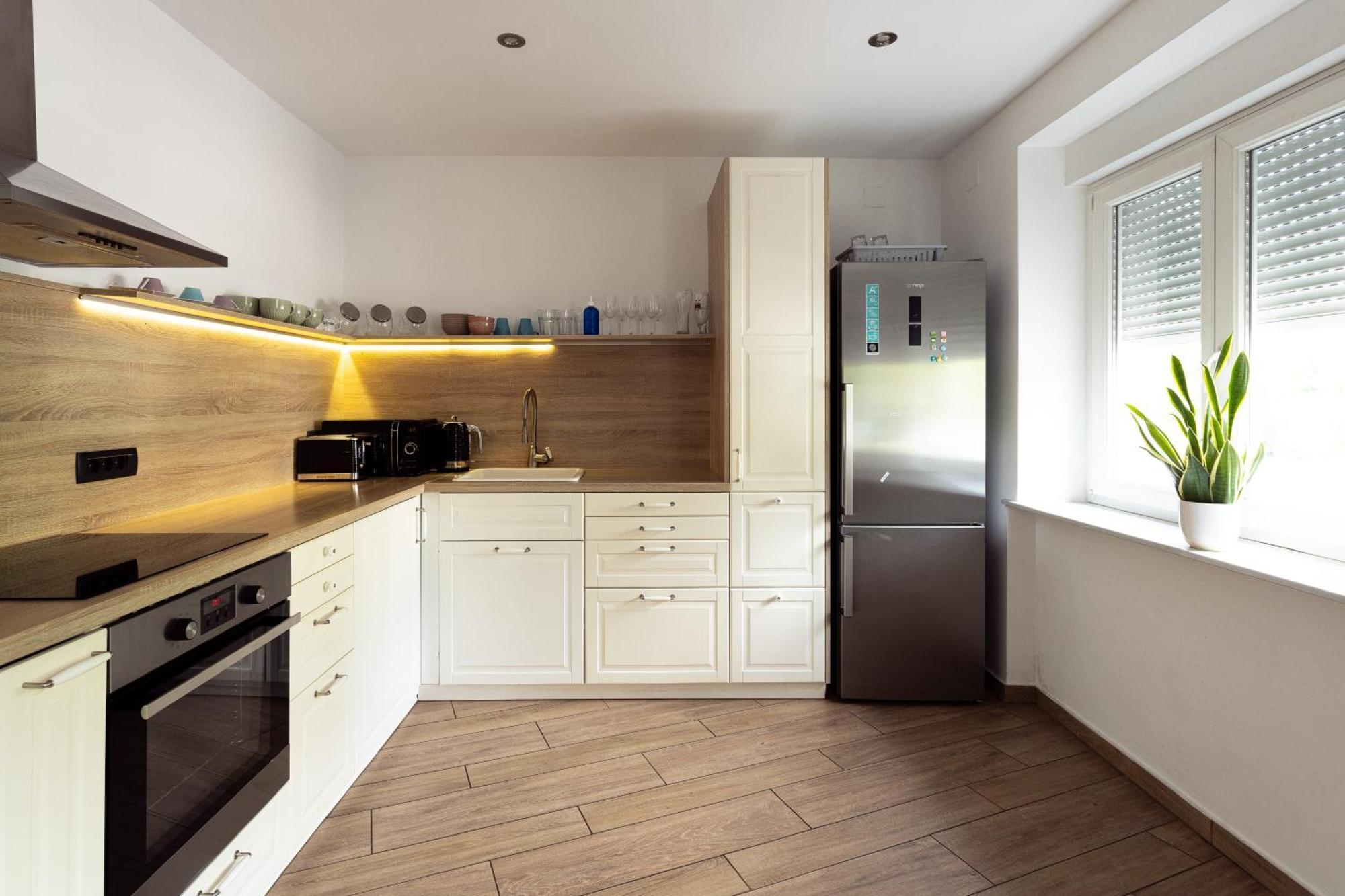 Apartamento Large Two Bedroom Family App - Free Parking