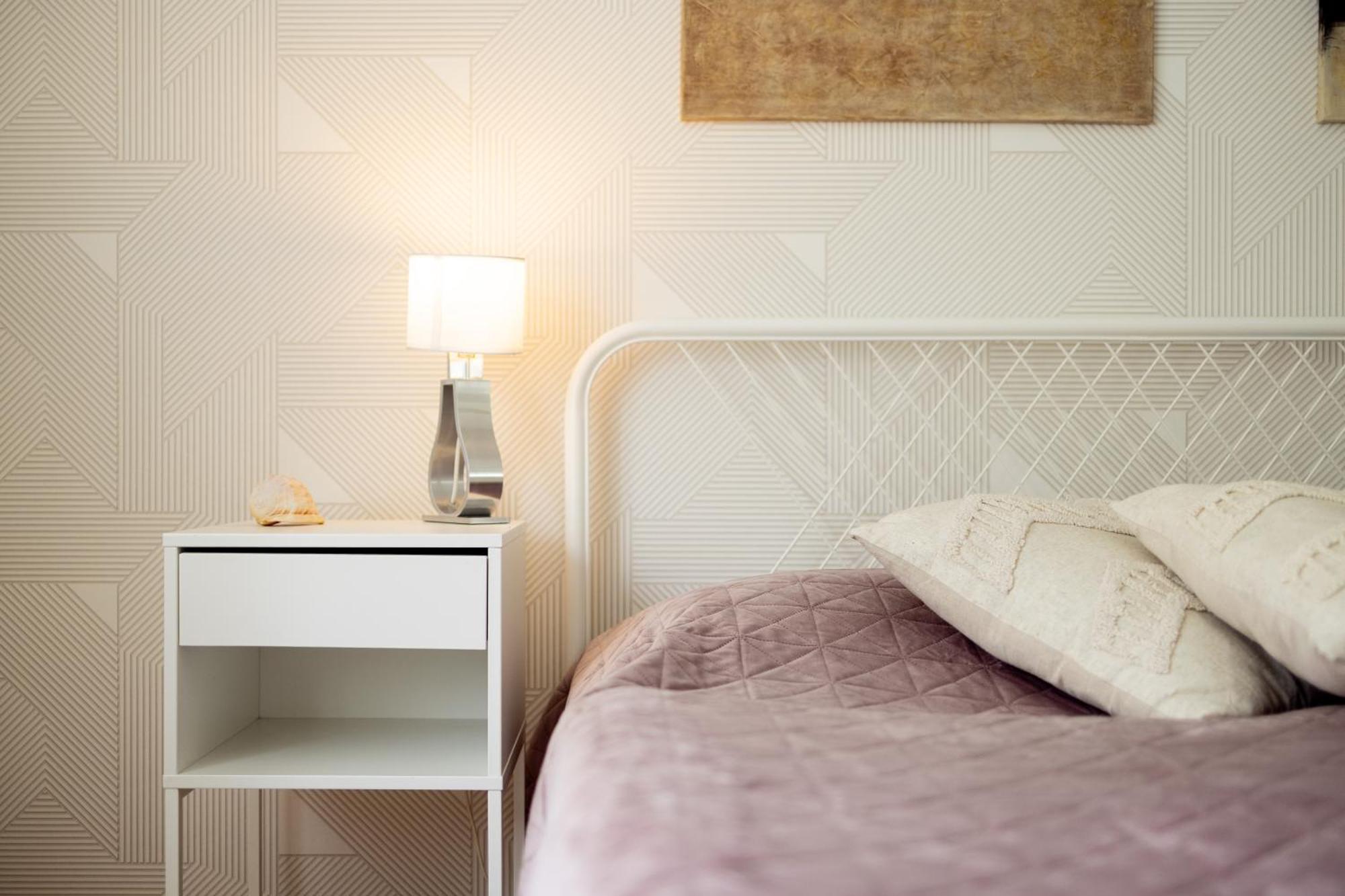 Apartamento Large Two Bedroom Family App - Free Parking